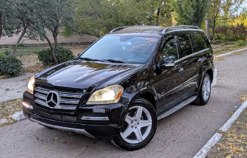 📢 продам или обменяю mercedes gl самой полной комплектации не бита не крашена 🔥(цена1м400тр торг) можно и в кредит 🔹год 2009 🔹двигатель 5.5 газ бензин 🔹коробка: автомат 🔹учёт рф любое оформление цена 1м.400тр торг звоните 🔹авто в хорошем состоянии не бита не крашена 100% 7 мест ходовка супер двигатель и кпп работают отлично, кузов в идеальном состоянии, музыка, без ключевой доступ климат подогрев сидений дачик света и дождя 2люка dvd музыка haman karden подруливающие лепестки и много другого сигнализация, эл стеклоподъёмники и т. д 🔹телефон :(+79497396813)(телеграм+7949739681 📲 tg: ваня костенко 📞 звоните: +7(949)7396813 - фотография - 2