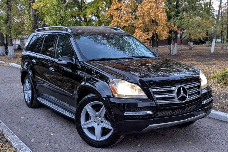 📢 продам или обменяю mercedes gl самой полной комплектации не бита не крашена 🔥(цена1м400тр торг) можно и в кредит 🔹год 2009 🔹двигатель 5.5 газ бензин 🔹коробка: автомат 🔹учёт рф любое оформление цена 1м.400тр торг звоните 🔹авто в хорошем состоянии не бита не крашена 100% 7 мест ходовка супер двигатель и кпп работают отлично, кузов в идеальном состоянии, музыка, без ключевой доступ климат подогрев сидений дачик света и дождя 2люка dvd музыка haman karden подруливающие лепестки и много другого сигнализация, эл стеклоподъёмники и т. д 🔹телефон :(+79497396813)(телеграм+7949739681 📲 tg: ваня костенко 📞 звоните: +7(949)7396813 - фотография - 3