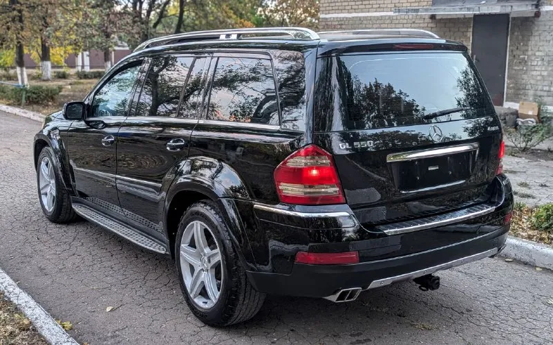 📢 продам или обменяю mercedes gl самой полной комплектации не бита не крашена 🔥(цена1м400тр торг) можно и в кредит 🔹год 2009 🔹двигатель 5.5 газ бензин 🔹коробка: автомат 🔹учёт рф любое оформление цена 1м.400тр торг звоните 🔹авто в хорошем состоянии не бита не крашена 100% 7 мест ходовка супер двигатель и кпп работают отлично, кузов в идеальном состоянии, музыка, без ключевой доступ климат подогрев сидений дачик света и дождя 2люка dvd музыка haman karden подруливающие лепестки и много другого сигнализация, эл стеклоподъёмники и т. д 🔹телефон :(+79497396813)(телеграм+7949739681 📲 tg: ваня костенко 📞 звоните: +7(949)7396813 - фотография - 5