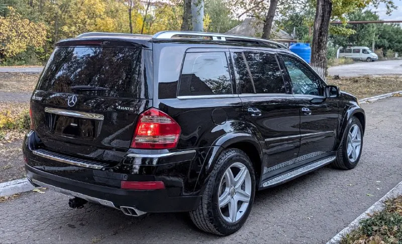 📢 продам или обменяю mercedes gl самой полной комплектации не бита не крашена 🔥(цена1м400тр торг) можно и в кредит 🔹год 2009 🔹двигатель 5.5 газ бензин 🔹коробка: автомат 🔹учёт рф любое оформление цена 1м.400тр торг звоните 🔹авто в хорошем состоянии не бита не крашена 100% 7 мест ходовка супер двигатель и кпп работают отлично, кузов в идеальном состоянии, музыка, без ключевой доступ климат подогрев сидений дачик света и дождя 2люка dvd музыка haman karden подруливающие лепестки и много другого сигнализация, эл стеклоподъёмники и т. д 🔹телефон :(+79497396813)(телеграм+7949739681 📲 tg: ваня костенко 📞 звоните: +7(949)7396813 - фотография - 6