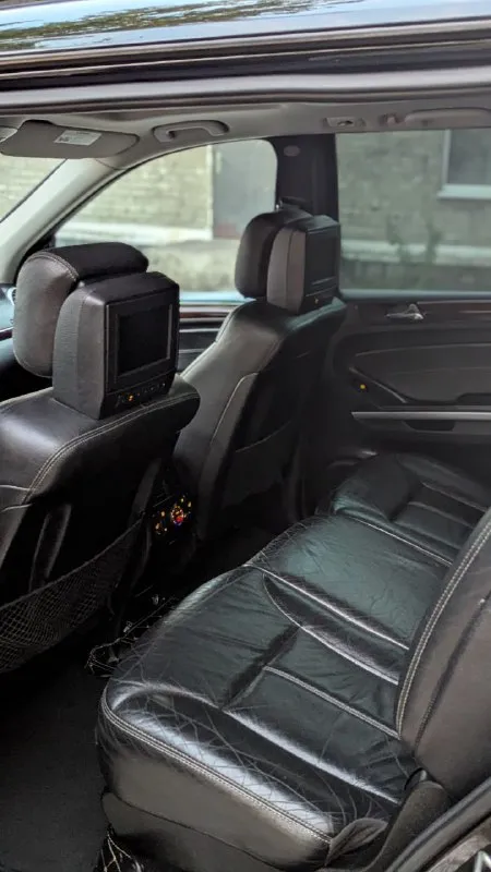 📢 продам или обменяю mercedes gl самой полной комплектации не бита не крашена 🔥(цена1м400тр торг) можно и в кредит 🔹год 2009 🔹двигатель 5.5 газ бензин 🔹коробка: автомат 🔹учёт рф любое оформление цена 1м.400тр торг звоните 🔹авто в хорошем состоянии не бита не крашена 100% 7 мест ходовка супер двигатель и кпп работают отлично, кузов в идеальном состоянии, музыка, без ключевой доступ климат подогрев сидений дачик света и дождя 2люка dvd музыка haman karden подруливающие лепестки и много другого сигнализация, эл стеклоподъёмники и т. д 🔹телефон :(+79497396813)(телеграм+7949739681 📲 tg: ваня костенко 📞 звоните: +7(949)7396813 - фотография - 9