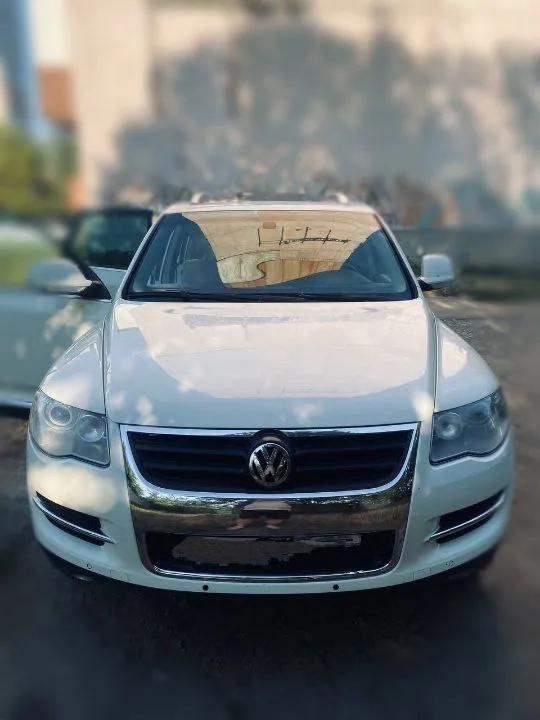 Продам беленький volkswagen touareg 2008 года.
Машина в отличном состоянии, каждый день на ходу.
Полный привод! Без пневмы!!!
3,6 Бензин, в идеальном состоянии, масло не ест, не дымит.
Кожаный салон, андроид магнитола, музыка отличная.
Кузов в родном окрасе, без рыжиков (нет и не было). Машина в дтп не участвовала.
Комплектация: мульти руль, бесключивой доступ, круиз-контроль, датчик дождя и света, кондиционер, 4 стеклоподъёмника, четырех зонный климат-контроль, подогрев передних и задних сидений, авs, esp и многое другое.
Два комплекта резины с дисками.
Машина полностью отслужена: замена масла, всех фильтров, ходовая.
Любые проверки за ваш счёт.
Полное переоформление. Птс оригинал, я третий хозяин.
Цена 1,2 🍋.
Осмотр донецк, ленинский район
Приезжайте, смотрите, останетесь довольны
Тел. +79498241642
📞 Звоните: +7(949)8241642 - фотография - 1