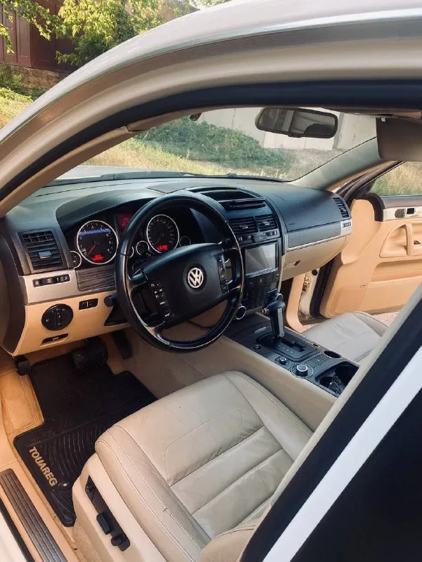 Продам беленький volkswagen touareg 2008 года.
Машина в отличном состоянии, каждый день на ходу.
Полный привод! Без пневмы!!!
3,6 Бензин, в идеальном состоянии, масло не ест, не дымит.
Кожаный салон, андроид магнитола, музыка отличная.
Кузов в родном окрасе, без рыжиков (нет и не было). Машина в дтп не участвовала.
Комплектация: мульти руль, бесключивой доступ, круиз-контроль, датчик дождя и света, кондиционер, 4 стеклоподъёмника, четырех зонный климат-контроль, подогрев передних и задних сидений, авs, esp и многое другое.
Два комплекта резины с дисками.
Машина полностью отслужена: замена масла, всех фильтров, ходовая.
Любые проверки за ваш счёт.
Полное переоформление. Птс оригинал, я третий хозяин.
Цена 1,2 🍋.
Осмотр донецк, ленинский район
Приезжайте, смотрите, останетесь довольны
Тел. +79498241642
📞 Звоните: +7(949)8241642 - фотография - 3