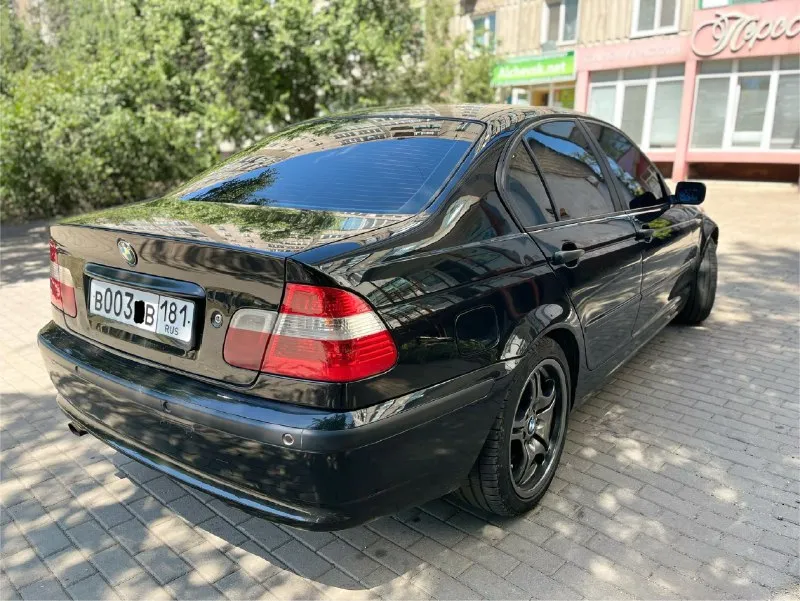 Продаю bmw 3 серии e46 по-настощему в редком для наших дней состоянии. машина вся в родном окраске, не битая, кузов покрыт керамикой в два слоя. 2 ключа. пробег — 126 000 км. 1.8, механика. зимой не эксплуатируется. комплектация: люк, климат-контроль, полный электропакет, электрозеркала с подогревом, оригинальные литые диски bmw 68 стиль, родные стёкла по кругу. машина в стоке, всё в оригинале. я собственник более 3 лет. цена: 780 000 руб. (торг у капота) в таком состоянии — найти сложно, с продажей не спешу, так как это не основной автомобиль. продажа с номером обсуждается. все вопросы по телефону +79595671996 📞 звоните: +7(959)5671996 - фотография - 8