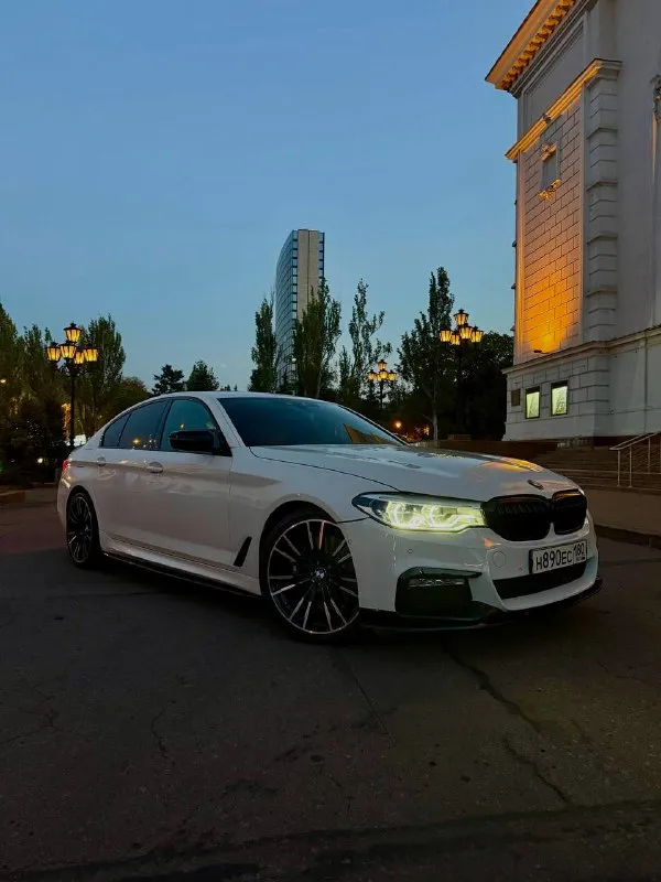 Bmw g30 540 xdrive 04 месяц 2020 года. привод: полный двигатель: 3.0 b58 st2 + 500 л. с (кому не нуж... - фотография