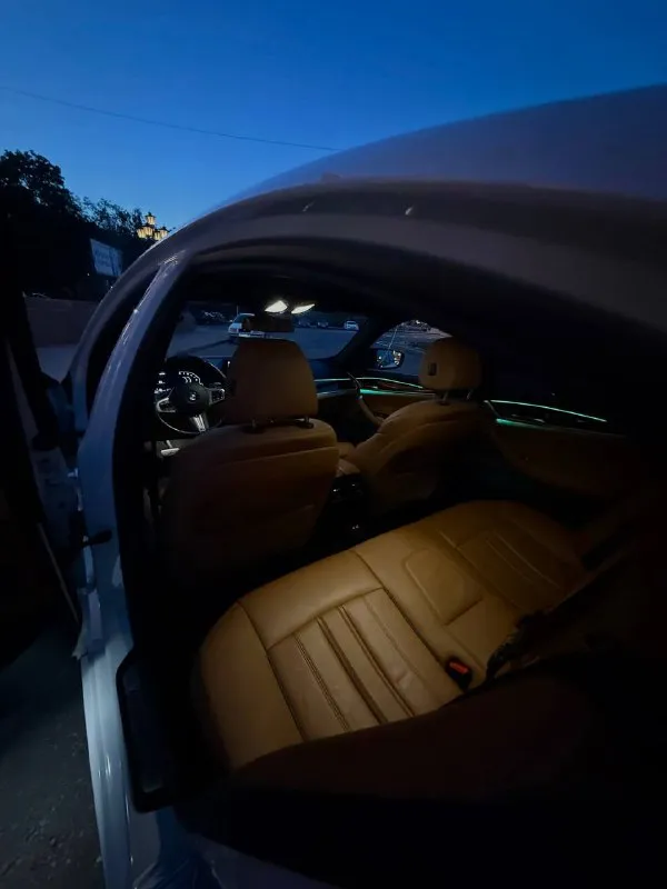 Bmw g30 540 xdrive 04 месяц 2020 года. привод: полный двигатель: 3.0 b58 st2 + 500 л. с (кому не нужно, можно отшить в сток, была куплена мною mxd лицензия вместе с адаптером. ) 2 комплекта колес ( зима новая проехала тыс 5 от силы) самый надежный мотор b58 масло менял каждые 5тыс, за этот промежуток всегда был уровень. комплектация m-sport pro: музыка harman cardon, старт-стоп, проекция, бесключевой доступ на всех дверях, возможность открытия/закрытия багажника с кнопки, а также система hands-free(ногой), люк обслуженный, туманки, системы android auto, apple carplay, комфортные сидения с подогревом, а так же множеством регулировок, черный потолок, и многое др. на автомобиле полный м-пакет и заводские м-тормоза, спортивная выхлопная система atm возможностью регулирования с пульта (тише/громче). цена 4.600.000 макеевка +7 949 456 86 29 - фотография - 10