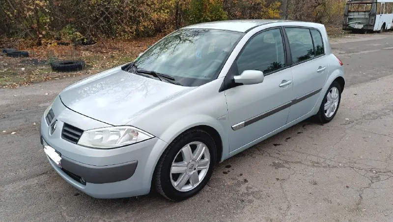 Продам renault megane 2 2004 год мотор 1.6 16v бензин пробег 230.000км кузов цинкованый в хорошем со... - фотография