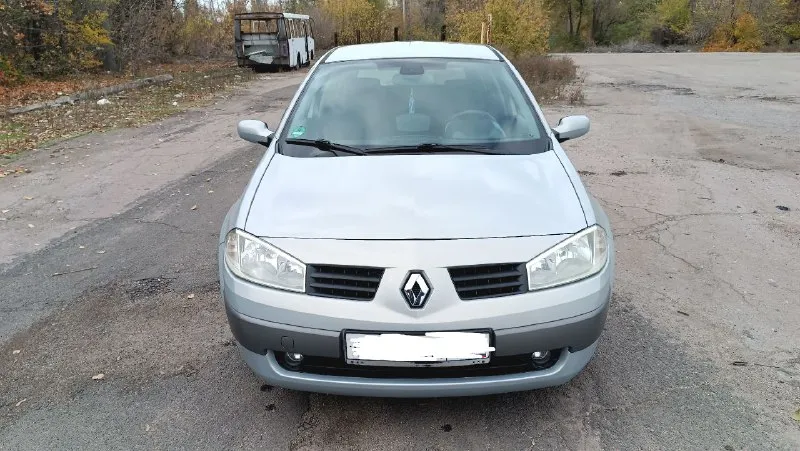 Продам renault megane 2 2004 год мотор 1.6 16v бензин пробег 230.000км кузов цинкованый в хорошем состоянии вся ровная, сколов минимум. мотор обслуженый работает отлично масло не расходует. в авто имеется 4стеклоподьемника бортовой компьютер автосвет складывания зеркал климат контроль рабочий. по ходовой все в порядке едет сбито. авто пригоняли с европы в 2021году учёт рф. продажа с переоформлением. цена 550т. ₽ макеевка кто реально заинтересован в покупке звоните. тел. +79490819224 - фотография - 2