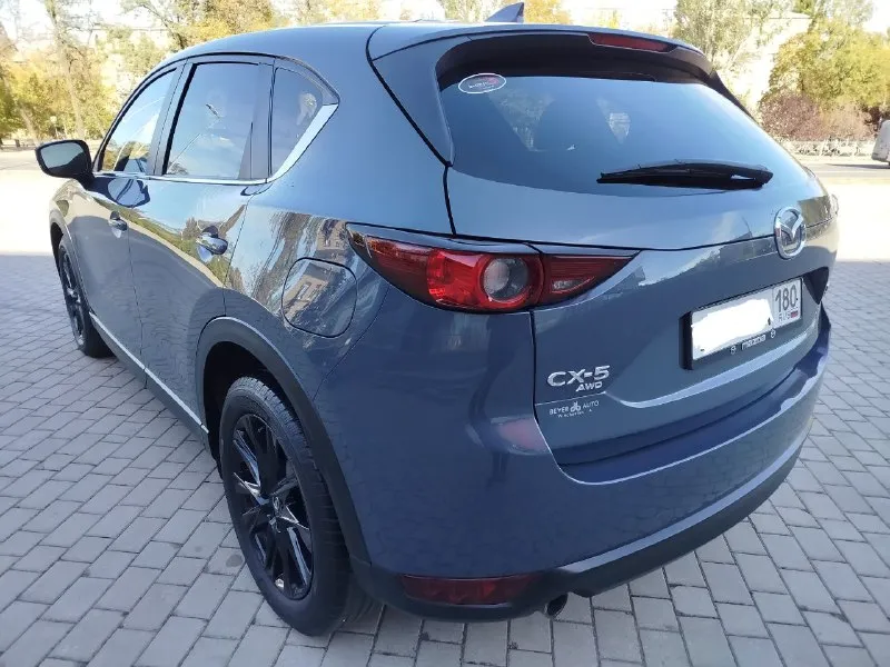 Супер редкая комплектация 2.5 turbo skyactive g(расход трасса 8.7 город 9.5), в кузове black carbon edition, авто японской сборки, максимальной комплектации, есть все диски 19"(black edition), два ключа, на зимней резины micheline, бес ключевой доступ, датчики мертвых зон, люк система курсовой устойчивости esp, акустическая мультимедиа bose ( с оригинальным сабвуфер), активный радар, полный электронный привод, салон черная кожа, красная строчка, руль и дверные карты черная кожа и карбоновые оригинальные вставки, планшетный монитор нового поколения, оригинальный коврики mazda в салоне и в багажнике, датчик света(с системой автоматического переключения дальний/ближний), люк, электро ручник с функцией автоматического снятия, датчик дождя, задняя крышка багажника с приводом, авто обслужено, масла фильтра поменял!авто без косяков, вложений не требует, сел и поехал!3100000руб. торг. +79494901338 📲 tg: олег 📞 звоните: +7(949)4901338 - фотография - 4