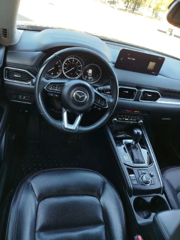 Супер редкая комплектация 2.5 turbo skyactive g(расход трасса 8.7 город 9.5), в кузове black carbon edition, авто японской сборки, максимальной комплектации, есть все диски 19"(black edition), два ключа, на зимней резины micheline, бес ключевой доступ, датчики мертвых зон, люк система курсовой устойчивости esp, акустическая мультимедиа bose ( с оригинальным сабвуфер), активный радар, полный электронный привод, салон черная кожа, красная строчка, руль и дверные карты черная кожа и карбоновые оригинальные вставки, планшетный монитор нового поколения, оригинальный коврики mazda в салоне и в багажнике, датчик света(с системой автоматического переключения дальний/ближний), люк, электро ручник с функцией автоматического снятия, датчик дождя, задняя крышка багажника с приводом, авто обслужено, масла фильтра поменял!авто без косяков, вложений не требует, сел и поехал!3100000руб. торг. +79494901338 📲 tg: олег 📞 звоните: +7(949)4901338 - фотография - 7