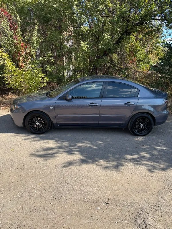 Продажа автомобиля mazda 3 год выпуска: 2008 двигатель: 1.6 л пробег: 194 000 км (подтвержденный оригинальный) техническое состояние: автомобиль в хорошем техническом состоянии не требует дополнительных вложений полностью исправен, готов к эксплуатации без участия в дтп чистая история (отчет автотека — зеленый) двигатель и коробка передач в хорошем состоянии комплектация: антиблокировочная система (abs) подушки безопасности (airbag) полный электропакет электрорегулировка зеркал кондиционер подогрев сидений мультируль сигнализация starline с автозапуском дополнительно: новая летняя резина r16 на новых титановых дисках в комплекте зимняя резина документы: полностью юридически чистый автомобиль продажа от собственника стоимость: 800 000 рублей осмотр: г. енакиево контакты: телефон: +7 949 317-60-62 телефон: +7 949 534-06-24 📞 звоните: +7(949)3176062 - фотография - 3