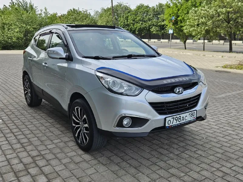 Ix35 2010г 218т км полный привод. максимальная комплектация с панорамой, подогревами всех сидений, без ключевым доступом, кнопка старт/стоп, двухзонный климат контроль, парктроник, родная музыка с усилителем и сабом и др. по технике на отлично, все работает! мотор после кап ремонта- причина задиры в 3-4 цилиндре(проблема этого мотора). весь процес ремонта и установленные запчасти(оригинал или качественная замена) есть на фото и видео. 1,070млн руб 949 521 34 11 - фотография - 3