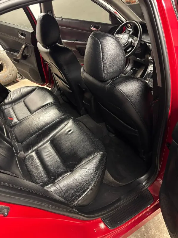 Продам honda accord 7 поколение рестайлинг 2006 год пробег 228 тысяч куплен в авто салоне при украине 1 хозяин ( не пригон ) максимальная комплектация executive: четыре электростеклоподьемника; электропривод боковых зеркал; электроскладывание боковых зеркал; люк работает во всех положениях; датчик света; датчик дождя; мультируль; кожаный салон; круиз контроль; парктроники; сигнализация с автозапуском ; электропривод передних сидений; двухзонный климат контроль; установлена сигнализация; установлено гбо что не мало важно в данный период. по ходовой вопросов нет полностью все обслужено, рейка сухая, коробка работает изумительно. мотор масло не ест работает чисто не каких посторонних стуков шумов нет! замена масла и регулировка клапанов производилась всегда по регламенту. багажник, двери, крыша проклеены stp, после чего в машине стало на много тише чем было. доработали переднюю оптику, установлены led лампы фары заклеены броне пленкой. территориально г. ждановка тел. +79494328750 цена 1🍋 - фотография - 10