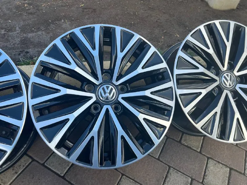 Продам диски оригинальные volkswagen (с jetta). R16. Не вареные, не гнутые, не битые, не катаные.
Цена 50 тыс.
Продам зимнюю резину (шипованную) sailun ice blazer 205/55 r16.
Состояние идеальное, проехала 500 км. Без порезов, шишек, проколов, латок.
Цена 25 тыс.
+79494151964 (Он же telegram)
Донецк/волноваха
📞 Звоните: +7(949)4151964 - фотография - 2
