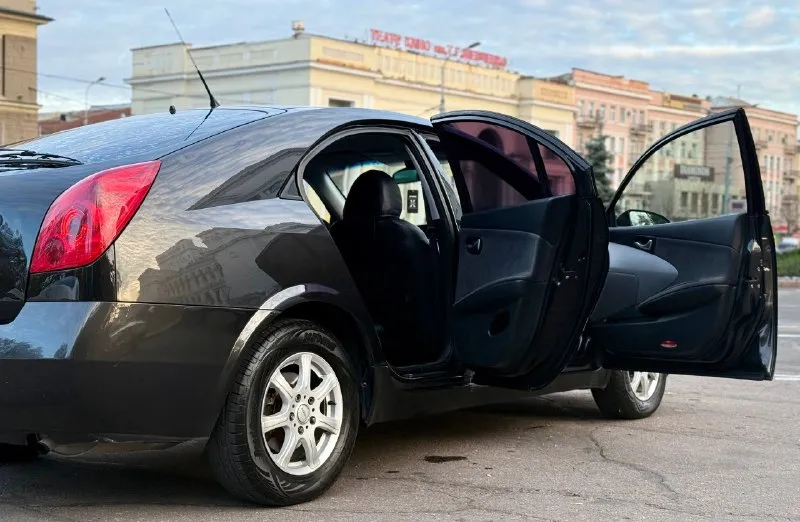 В продаже: nissan primera двигатель : 1.8 пробег : 212.000 км родной трансмиссия : механика привод : передний в хорошей комплектации центральный замок гур электро-стеклоподъемники климат-контроль музыка датчики дождя подогрев сидений камера заднего вида обогрев зеркал электро регулировка зеркал авто никаких вложений не требует масло от замены до замены не доливаю дно, пороги, без дыр и гнили все возрастные моменты видно на фото ходовая часть обслужена двс и кпп работает отлично все стекла родные юридически чистое авто помощь в переоформлении цена : 425.000р торг реальному покупателю осмотр г. донецк 📲 +7(949)445-35-30 📲 tg: @ku4eryviy001 📞 звоните: +7(949)4453530 - фотография - 5