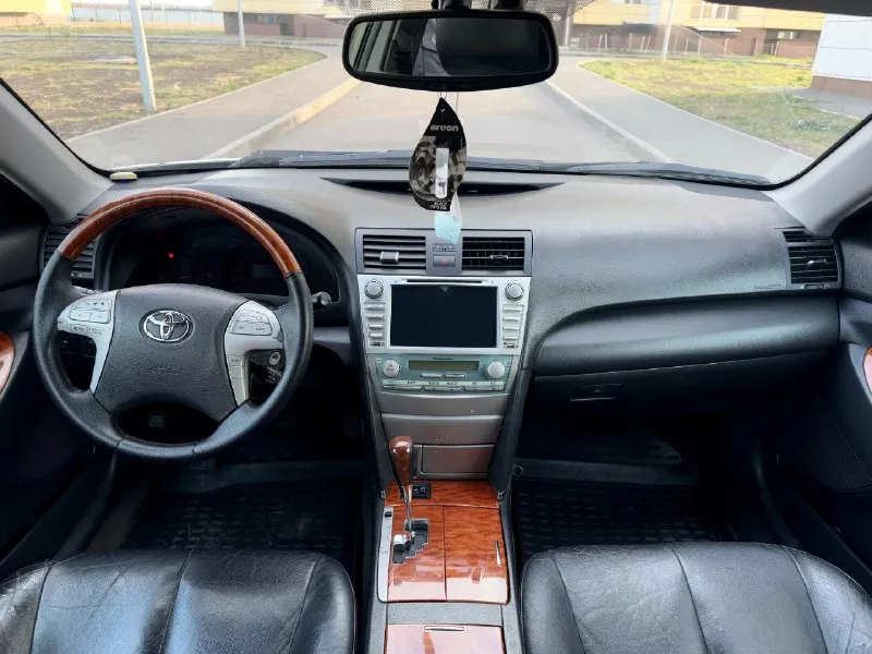 🔥🔥🔥продам🔥🔥🔥 марка: toyota модель: camry (xv40) год: 2008 двигатель: 3.5 бензин! кпп: автоматическая ( легендарная надежность и изящность. тайота камри 40. авто в нормальном внешнем и техническом состоянии. двигатель работает отлично, не дымит, едет очень уверенно. самая лучшая связка 3.5 двигатель и классический автомат («японцы делают вещи!») автомат листает идеально. автомобиль капитальных вложений не требует. уже обута хорошая зимняя резина. салон в отличном состоянии. климат-контроль холодит, электростеклоподъемники, лэд оптика, электро корректор зеркал, датчик света, датчик дождя, круиз контроль, качественная мультимедиа, электрорегулировки сиденья. масла фильтра поменяны 2 тыс. назад. сел и уехал куда угодно. юридически чистая переоформление без проблем. цена 1 млн 120 тыс. рублей. возможен обмен. осмотр луганск или алчевск. +79592532084 📞 звоните: +7(959)2532084 - фотография - 10