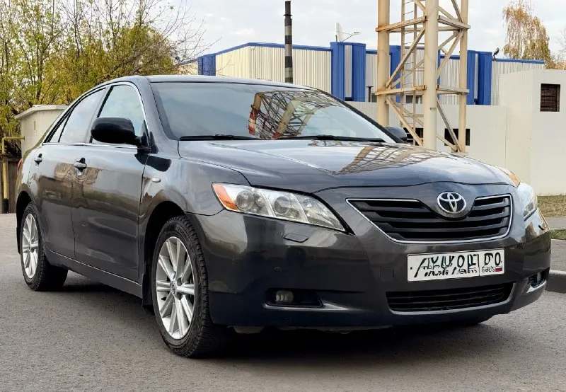🔥🔥🔥продам🔥🔥🔥 марка: toyota модель: camry (xv40) год: 2008 двигатель: 3.5 бензин! кпп: автоматическая ( легендарная надежность и изящность. тайота камри 40. авто в нормальном внешнем и техническом состоянии. двигатель работает отлично, не дымит, едет очень уверенно. самая лучшая связка 3.5 двигатель и классический автомат («японцы делают вещи!») автомат листает идеально. автомобиль капитальных вложений не требует. уже обута хорошая зимняя резина. салон в отличном состоянии. климат-контроль холодит, электростеклоподъемники, лэд оптика, электро корректор зеркал, датчик света, датчик дождя, круиз контроль, качественная мультимедиа, электрорегулировки сиденья. масла фильтра поменяны 2 тыс. назад. сел и уехал куда угодно. юридически чистая переоформление без проблем. цена 1 млн 120 тыс. рублей. возможен обмен. осмотр луганск или алчевск. +79592532084 📞 звоните: +7(959)2532084 - фотография - 4