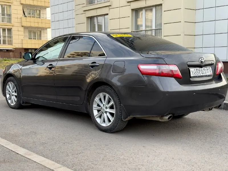 🔥🔥🔥продам🔥🔥🔥 марка: toyota модель: camry (xv40) год: 2008 двигатель: 3.5 бензин! кпп: автоматическая ( легендарная надежность и изящность. тайота камри 40. авто в нормальном внешнем и техническом состоянии. двигатель работает отлично, не дымит, едет очень уверенно. самая лучшая связка 3.5 двигатель и классический автомат («японцы делают вещи!») автомат листает идеально. автомобиль капитальных вложений не требует. уже обута хорошая зимняя резина. салон в отличном состоянии. климат-контроль холодит, электростеклоподъемники, лэд оптика, электро корректор зеркал, датчик света, датчик дождя, круиз контроль, качественная мультимедиа, электрорегулировки сиденья. масла фильтра поменяны 2 тыс. назад. сел и уехал куда угодно. юридически чистая переоформление без проблем. цена 1 млн 120 тыс. рублей. возможен обмен. осмотр луганск или алчевск. +79592532084 📞 звоните: +7(959)2532084 - фотография - 7