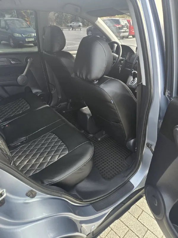 Продам хонда cr-v. 2008 год машина в отличном состоянии. машина обсалютно без вложений на данный момент. двигатель работает идеально, коробка обычный автомат работает прекрасно. ходовка мячек. по кузову без вопросов. салон ухоженный в отличном состоянии. хорошая комплектация есть всё для комфортной езды. более подробная информация по телефону. новый владелец будет доволен машиной. цена 1250000 торг тел +79495058416. - фотография - 8