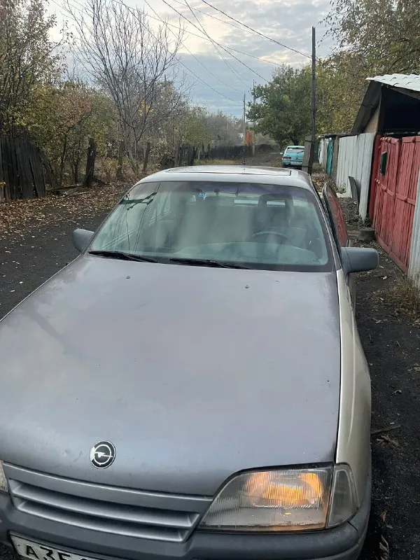 Продам opel омега а цена 160т торг двигатель 2л инжектор машина на ходу нужно заниматься есть люк нету потолка мотор работает отлично документы есть нахожусь в г. снежное самовывоз писать в лс или звонить ☎️ +79495298074 📞 звоните: +7(949)5298074 - фотография - 3