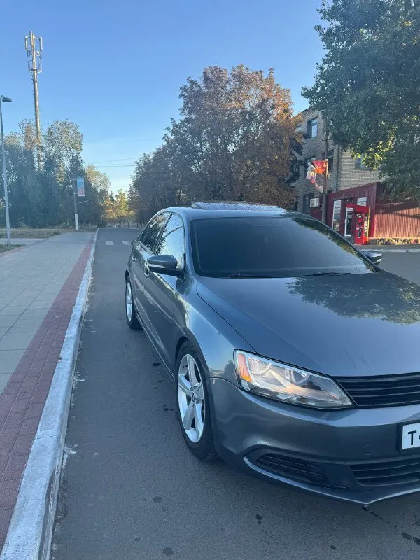 Продам volkswagen jetta 2011 года выпуска, мотор 2.5 атмосферный, (6-ти ступенчатый aisin), пробег 118.000 миль, в комплектации кожаный салон, люк, подогревы сидений, борт компьютер, мультируль. Машина вложений не требует, работает все что должно работать. Цена 900
+79495730450
📲 Tg: псих
📞 Звоните: +7(949)5730450 - фотография - 2