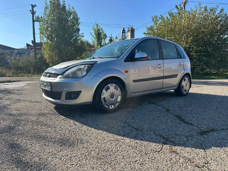 🚗 ford fiesta 2007 — надёжный городской автомобиль с прозрачной историей! технические характеристики: 🔧 двигатель: 1.6 л (100 л. с.) 🚙 коробка передач: автоматическая 📅 год выпуска: 2007 🛣️ пробег: 236 000 км 🔍 проверка истории: чистая автотека 🌡️ кондиционер в рабочем состоянии 🔌 электропривод стёкол ключевые преимущества: 💧 экономичный расход: 7-8 л/100 км - фотография - 8