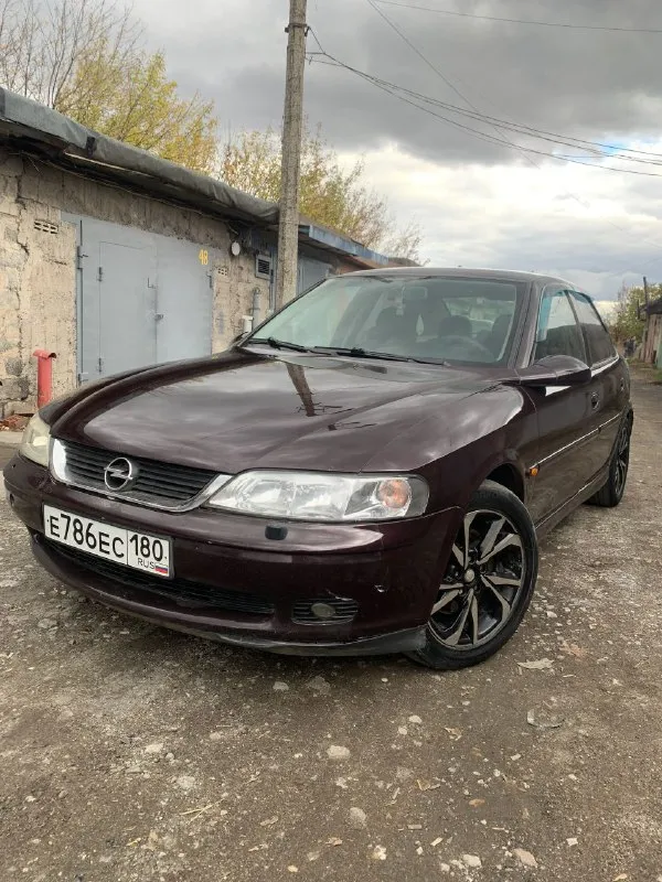 Продам opel vectra b 1,8 м. т 2000г. в пригнана в 2020г владелец - 1 пробег 254000 тыс. км без дтп.... - фотография