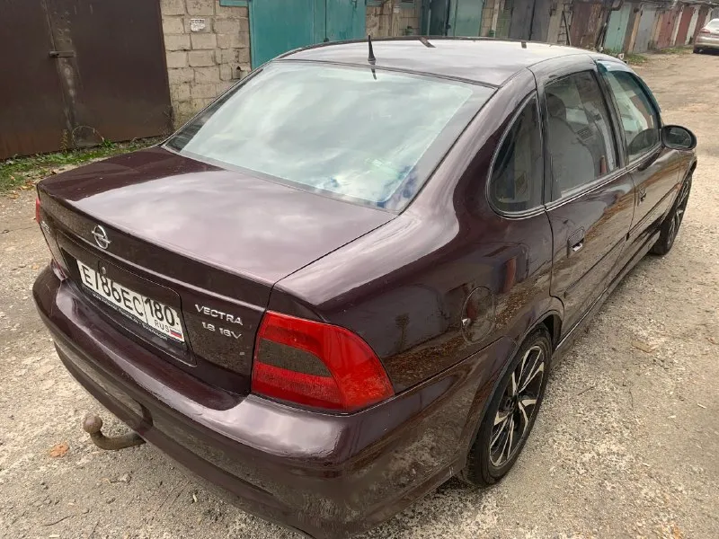 Продам opel vectra b 1,8 м. т 2000г. в пригнана в 2020г владелец - 1 пробег 254000 тыс. км без дтп. установлен гбо евро4 авто технически в хорошем состоянии, замена грм на 237000тыс. км двигатель не дымит, не троит, коробка не выбивает! ходовка в хорошем состоянии, днище, пороги и стаканы в отличном состоянии, без дыр! в хорошей комплектации: климат, мультируль, 4эсп, эл. регулировка боковых зеркал, подогрев сидений, работает абсолютно вся электроника!! авто с переоформлением на вас! цена - 300000 тыс. руб быстрым торг. осмотр - г. макеевка тел. +79494158226 - фотография - 5