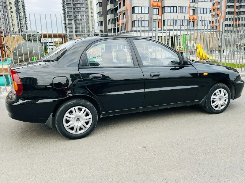 Родаю ланос он же шанс 2011 г выпуска в максимальной комплектации мотор 1.5 л. с родным пробегом 128 т. км в авто имеется кондиционер гур, абс 2 стеклоподъемника ц. замок магнитола авто в идеальном состоянии без дтп, 1 окрас переднее крыло без шпаклевки кузов без гнили техническая часть без каких либо вложений работает все что имеется в даном авто юридически кристально читая автотека зеленая без дтп без выплат 2 собственника цена 365 т +79496168672 г донецк - фотография - 5