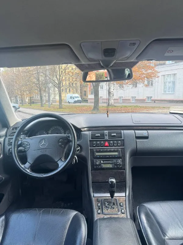 Mercedes-benz e280, w210, 2001 года выпуска, акпп, задний привод, в кузове черного цвета, комплектация avantgarde, vin: wdb2100631b308912. один собственник. автомобиль приобретен новым в автосалоне. обслужен. два комплекта шин. два ключа. гаражное хранение. юридически чист. недостатки лкп в силу возраста. был в дтп. автомобиль находится в городе донецке донецкой народной республики. стоимость - 900 000₽ к. т. +79493053411, @kbb0101 - фотография - 5