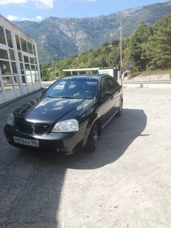 Chevrolet lacetti1.6mt (корейская сборка), 2007г. автомобиль в отличном состоянии, приятный и ухоженный салон, гнили и ржавчины нет совсем, двигатель и коробка работают в штатном режиме, ходовая перебранная, климат контроль работает отлично. пройдено то, заменены все расходники, тормоза новые. стоит зима липучка, лето в подарок авто в дтп не участвовал. вложений никаких не требует. цена 650к донецк тел. +79900143837 - фотография - 5
