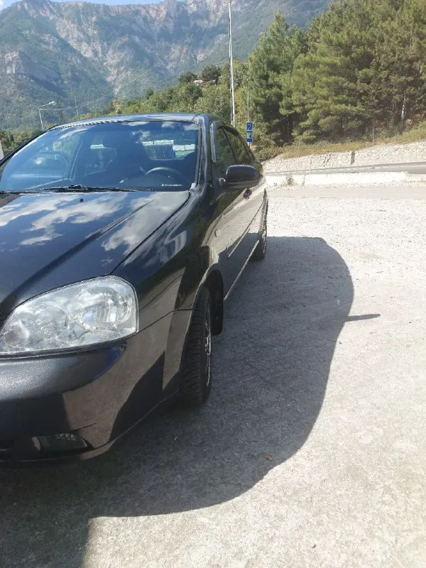Chevrolet lacetti1.6mt (корейская сборка), 2007г. автомобиль в отличном состоянии, приятный и ухоженный салон, гнили и ржавчины нет совсем, двигатель и коробка работают в штатном режиме, ходовая перебранная, климат контроль работает отлично. пройдено то, заменены все расходники, тормоза новые. стоит зима липучка, лето в подарок авто в дтп не участвовал. вложений никаких не требует. цена 650к донецк тел. +79900143837 - фотография - 6