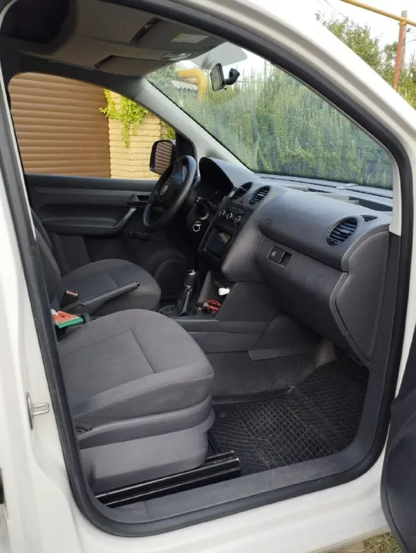 Volkswagen caddy maxi 2014. Заводской пассажир, 7 мест. 2.0,140лс. Мкп-6 ступеней. Два ключа, книжки. Круиз, кондей, родная магнитола с громкой связью, корректор фар, подогрев сидений, контроль прокола колес, заводской фаркоп и др. Пробег 350000. Проверка  на любом сто. 1650000руб. В российских документах будете первым собственником. +79499869505 михаил
📞 Звоните: +7(949)9869505 - фотография - 9