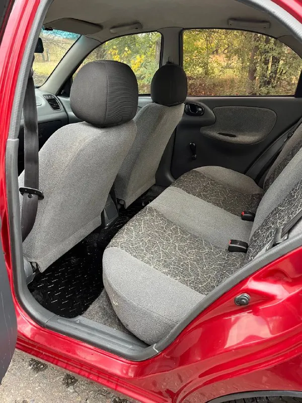 💴продам💴 🚘 daewoo sens🚘 🕸2006 года выпуска🕸 🕸поляк оцинкованный кузов🕸 ✅прошита под 95аи, микас 7.6 🛠 не троит не дымит, работает как надо 🛠надежный 1.3, кушает мало, доедет куда угодно 🛠новое масло в двигателе, масляный фильтр 🔇местами прошумлена 🛠коробка не пинается, масло в коробке поменяно 🎵хорошая приятная музыка 🛠ходовая на 5 ✅салон опрятный, в салоне пахнет ✅отдам много запчастей впридачу, плюсом два комплекта колёс ✅переоформление без проблем, являюсь собственником 3 года. цена авто: 280.000₽ торг у капота г. луганск телефон для связи: +79592586162 📞 звоните: +7(959)2586162 - фотография - 7