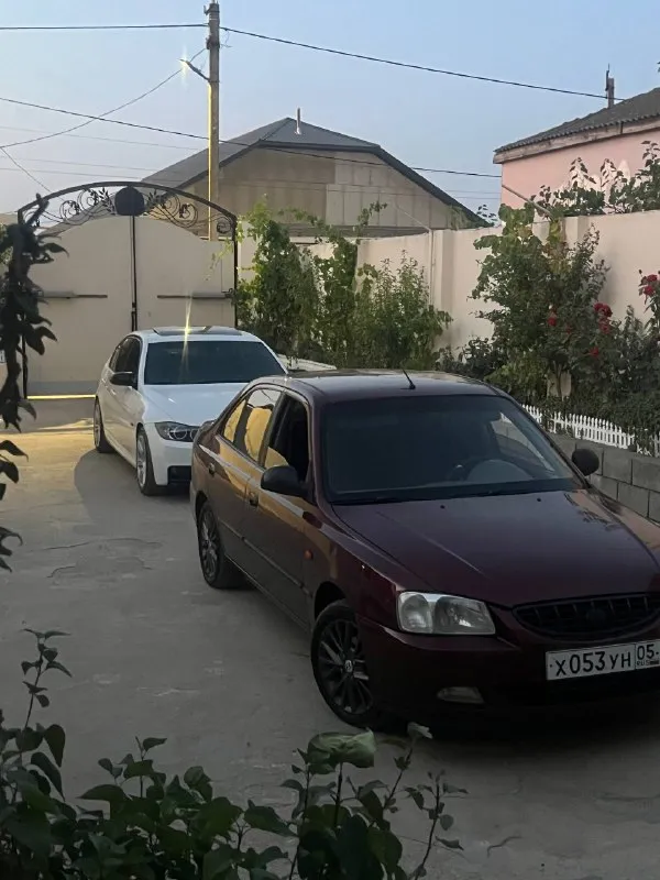Hyundai accent 1.5 102л. с машина на полном ходу в хорошем состоянии все расходники заменены новые колеса р15 новый аккумулятор кондер холодит печка греет цена из-за срочности 375тыс тел 8990-053-79-01 телеграмм:@bones085 г. бердянск - фотография - 1