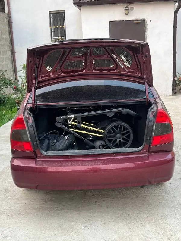 Hyundai accent 1.5 102л. с машина на полном ходу в хорошем состоянии все расходники заменены новые колеса р15 новый аккумулятор кондер холодит печка греет цена из-за срочности 375тыс тел 8990-053-79-01 телеграмм:@bones085 г. бердянск - фотография - 3