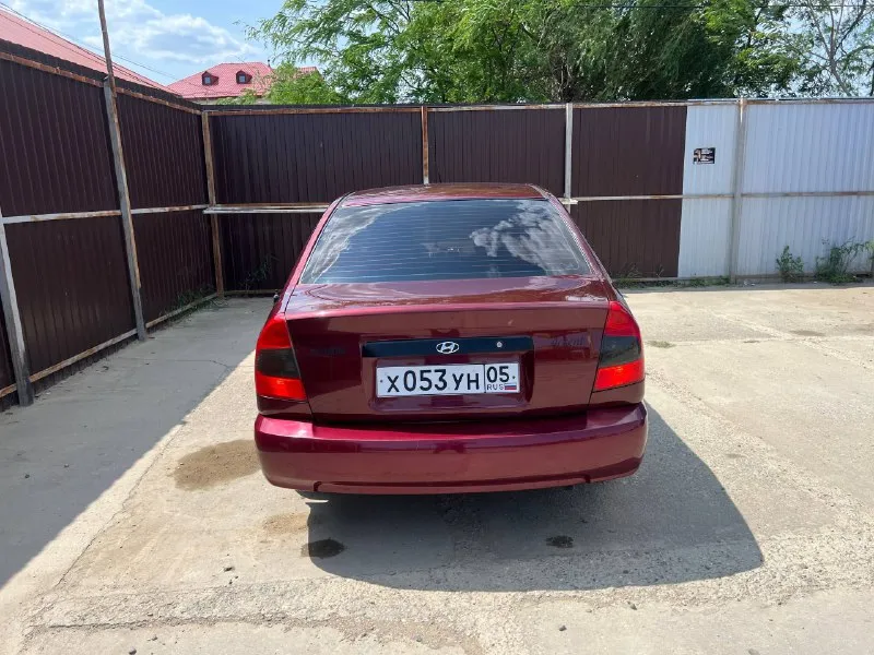 Hyundai accent 1.5 102л. с машина на полном ходу в хорошем состоянии все расходники заменены новые колеса р15 новый аккумулятор кондер холодит печка греет цена из-за срочности 375тыс тел 8990-053-79-01 телеграмм:@bones085 г. бердянск - фотография - 4