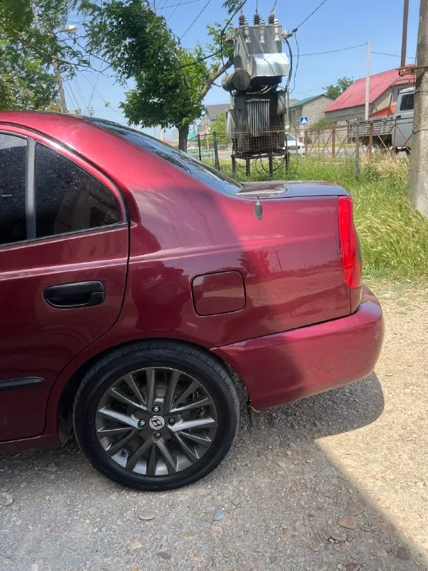 Hyundai accent 1.5 102л. с машина на полном ходу в хорошем состоянии все расходники заменены новые колеса р15 новый аккумулятор кондер холодит печка греет цена из-за срочности 375тыс тел 8990-053-79-01 телеграмм:@bones085 г. бердянск - фотография - 9