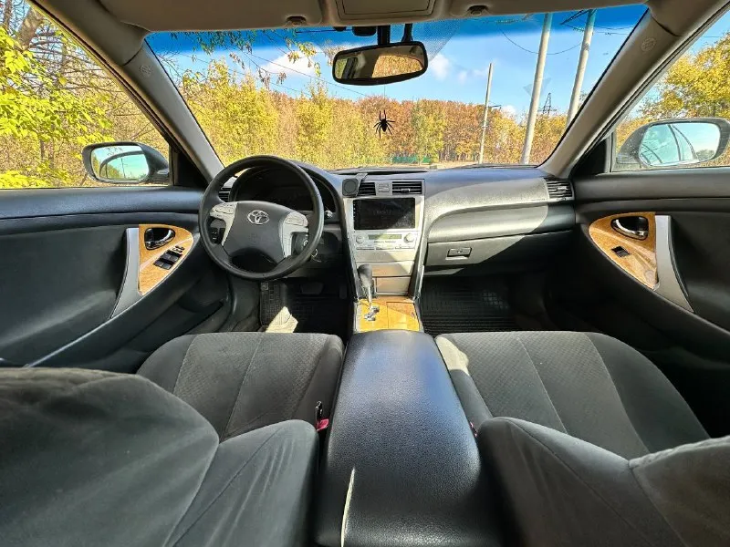 Срочная цена !! toyota camry 2007 мотор 2.4, акпп состояние отличное, мотор работает четко, без нареканий, коробка так же работает отлично, ходовка полностью обслужена, без лишних звуков! комплектация: подогрев седений, зеркал, стекол, складывание зеркал, мультруль, двухзонный климат (заправлен), велюровый салон, отделка деревом, датчик света/дождя, хорошие колонки, дорогостоящая магнитола! а так же установлена линзованная оптика, с двухцветными туманками, свет на 10/10, коррозии нет! машина обслужена и готова к поездкам на любые расстояния, по документам полный порядок !! автотека хорошая! стоимость 835 торг ! машина в донецке, звоните +79494815929 - фотография - 8