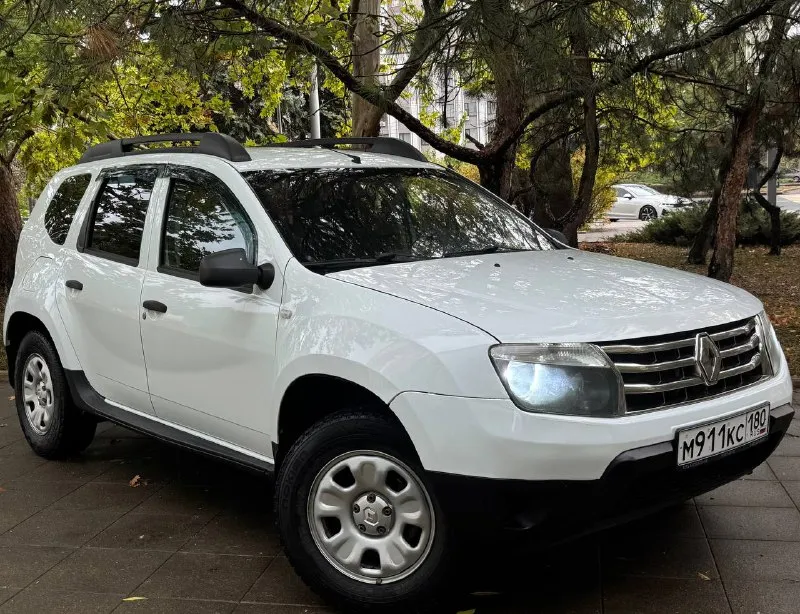 Продаю renault duster 2014 пробег 137.000 объем двигателя 2.0 механика 6 ступка полный привод ! газ/бензин состояния идеальное все стекла родные готов на любые проверки по кузову нюансов нету !! авто без запретов, залогов и штрафов за машиной очень ухаживали есть все необходимое для комфортного вождения. салон чистый, ухоженный комплектация, подогрев стекол, стеклоподъемники, кондиционер, мульти руль, bluetooth, подогрев сидений в машине есть все для удобства цена 890.000 +79495278015 - фотография - 2