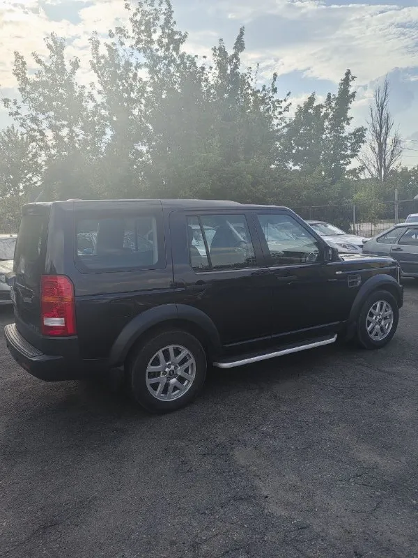 Land rover discovery 2.7 tdv6 se, at,2008 года(по вин.2009) пробег 180.000 км машина без дтп в родном окрасе, обслужен, только произведён ремонт форсунок. работает всё в штатном режиме кроме ручника. вместительный салон и просторный багажник делают его удобным для длительных поездок. экономичный двигатель и простота обслуживания также являются значимыми преимуществами для повседневного использования. пневма в отличном состоянии, все обслужено. цена 1,100,000₽ тел:+7949 498 22 42 📞 звоните: +7(949)4982242 - фотография - 6