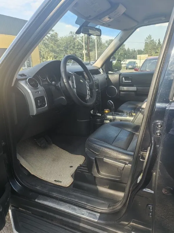 Land rover discovery 2.7 tdv6 se, at,2008 года(по вин.2009) пробег 180.000 км машина без дтп в родном окрасе, обслужен, только произведён ремонт форсунок. работает всё в штатном режиме кроме ручника. вместительный салон и просторный багажник делают его удобным для длительных поездок. экономичный двигатель и простота обслуживания также являются значимыми преимуществами для повседневного использования. пневма в отличном состоянии, все обслужено. цена 1,100,000₽ тел:+7949 498 22 42 📞 звоните: +7(949)4982242 - фотография - 8