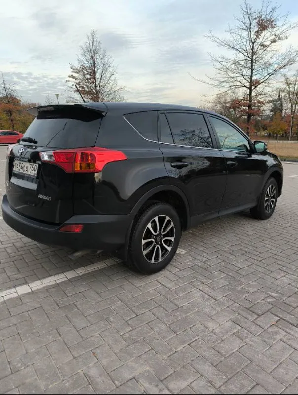 Toyota rav4 официал 2013 год двигатель 2.0 бензин коробка автомат пробег 185 тыс. км автомобиль в отличном состоянии, без дтп, автотека зелёная вложение абсолютно не какого не требует! чистый ухоженный салон, готов на любые проверки с вашей стороны! есть всё для комфортного вождения! двух зонный климат датчик света и дождя подогрев сидений круиз контроль, бортовой компьютер, камера заднего вида, и т д. с документами всё в порядке, продажа с полным переоформлением мрэо 💯 г. донецк цена 1.670.₽ звоните остальное по номеру телефона +79496164847 📞 +7(949)6164847 📞 звоните: +7(949)6164847 - фотография - 5