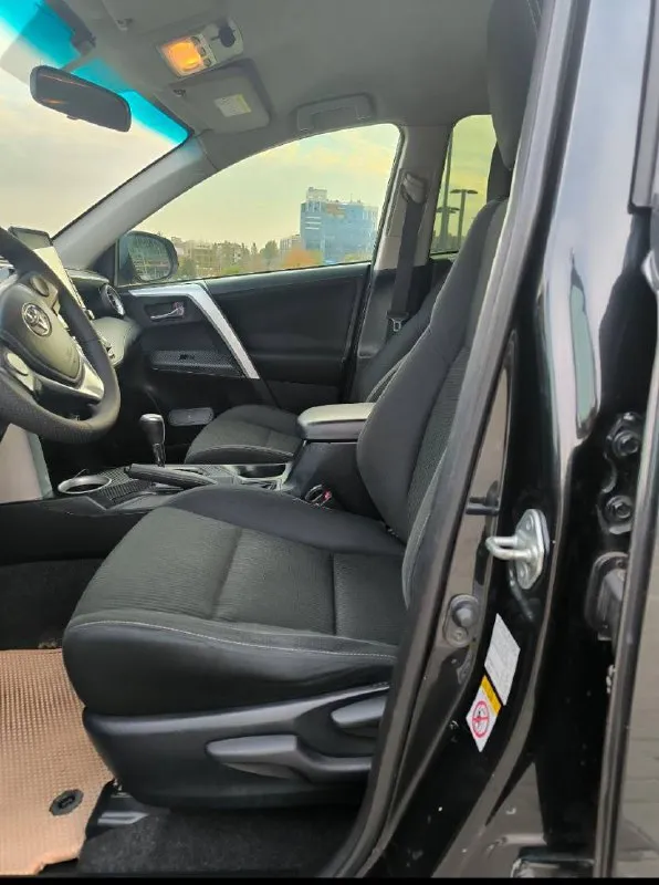 Toyota rav4 официал 2013 год двигатель 2.0 бензин коробка автомат пробег 185 тыс. км автомобиль в отличном состоянии, без дтп, автотека зелёная вложение абсолютно не какого не требует! чистый ухоженный салон, готов на любые проверки с вашей стороны! есть всё для комфортного вождения! двух зонный климат датчик света и дождя подогрев сидений круиз контроль, бортовой компьютер, камера заднего вида, и т д. с документами всё в порядке, продажа с полным переоформлением мрэо 💯 г. донецк цена 1.670.₽ звоните остальное по номеру телефона +79496164847 📞 +7(949)6164847 📞 звоните: +7(949)6164847 - фотография - 8