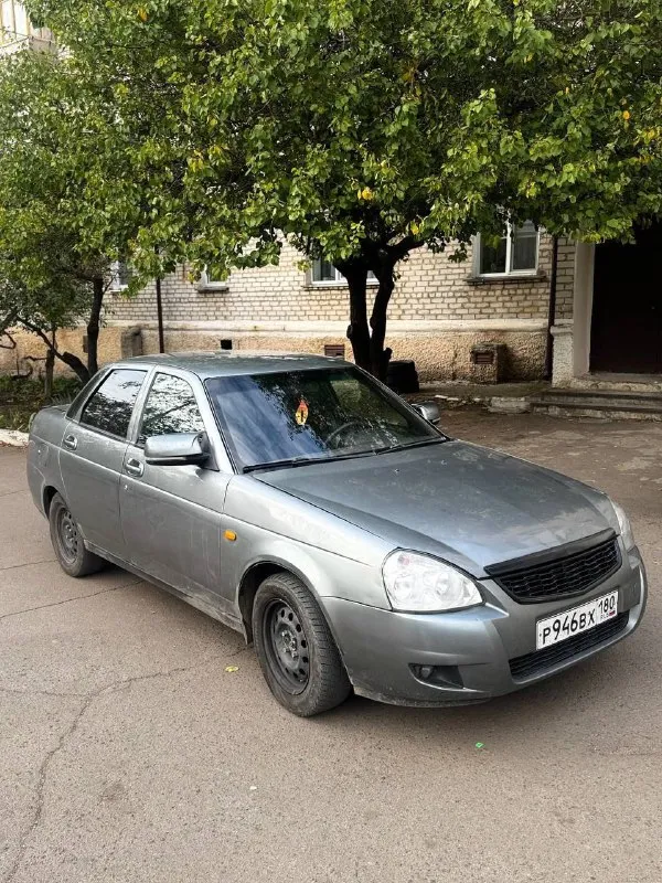 Продам приору машина на полном ходу, 15.000км назад делали капиталку мотора (клапана не гнет), ходовая вся перебиралась, поставил стойки опорники ss20, салон ухоженный стоит хорошая музыка, машина делалась для себя, стоит вся трасса stt приятный не громкий звук, поставил дорогие туманки, лапочки свет светит отлично, цена 335.000₽ + торг 📱+79497056389 находится машина в волновахе. - фотография - 2