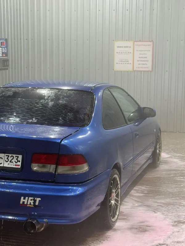 🇯🇵 honda civic ek coupe 1.6 vtec (mt) 💰 цена: 420 000 ₽ (торг) 📞 +7 (949) 577-92-12 ⚙ техническая часть *двигатель d16a — после капремонта, прошёл 12 000 км *гбц p08, тюненый вал, титановые тарелки и пружинки *мозг p28 + hondata, vtec работает 💥 * выпуск ajs на 60 трубе, паук 4-2-1 * кпп s40 короткоходка * новые свечи, бронепровода и обслуженный стартер * тормоза обновлены: ▫ перед — 282 мм ▫ зад — 262 мм ▫ новые диски и колодки 🧰 комплектация * климат-контроль * электрозеркала (регулируемые) * электролюк, рабочий во всех положениях * сигнализация с автозапуском * bluetooth-музыка, камера заднего вида * type-r решётка (реплика) * редкие американские зеркала (широкие) * редкие задние фонари с белыми вставками 🛠 состояние * чистый рестайлинг 1999 г. * всё дно родное, технически исправна * было небольшое дтп по задней части (ушёл фартук багажника) * требуется подварить нижнюю часть левого порога — видно на фото 💬 примечание настоящий jdm-кузов с душой, ухоженный и живой. едет бодро, всё работает — сел и поехал! - фотография - 3