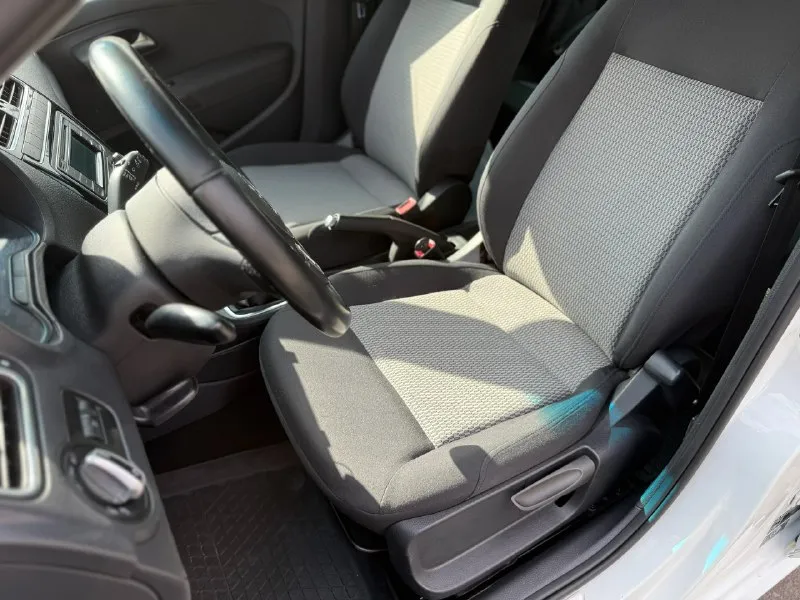 В продаже в луганске.
Volkswagen polo ( volkswagen поло)
Объем мотора: 1.6 бензин mpi
Коробка передач: механика
Привод: передний
Пробег: 168 тыс км
Год: 2014
800 000 Руб торга нет!
Автомобиль в идеальнейшем состоянии. Комплектация максимальная:
- Подогревы сидений
- Противотуманки
- Климат контроль
- Электропакет полный
- Штатная музыка
- Кожаный руль
Оригинальный пробег, один собственник, полностью в родной краске, зеленая автотека, всю жизнь в краснодарском крае(рыжиков и т. Д. Нет и никогда не было). Полностью обслужен.
Возможен трейд-ин
Возможна продажа в кредит
+79591833226 (Если нет связи-whatsapp, telegram(lugovska1a))
📞 Звоните: +7(959)1833226 - фотография - 7