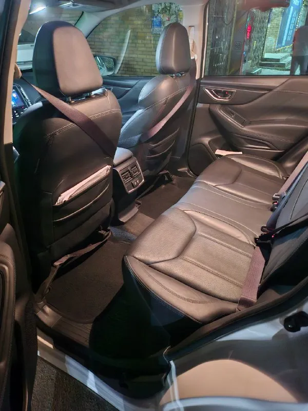 Продаётся subaru forester 2021 года выпуска с двигателем 2.5 цена: 2800000 ₽ год: 2021 пробег: 42000 км двигатель: 2.5 литра (171 л. с.) кпп: линейный вариатор (cvt) привод: полный комплектация: premium состояние: идеальное vin: jf2skauc4mh556737 собственник: 1 владелец (в птс чисто) музыка harman kardon двухзонный климат-контроль. подогрев передних сидений, подогрев руля. камера заднего вида apple carplay и android auto. бесключевой доступ и запуск двигателя кнопкой. расход около 10.2 л/100 км в смешанном цикле. звоните +79493416577 для осмотра, г. макеевка. с удовольствием отвечу на все вопросы! 📞 звоните: +7(949)3416577 - фотография - 8