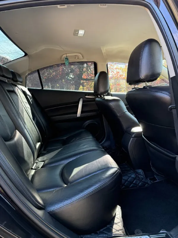 Продам mazda 6 gh 2008 год двигатель 2.0, газ/бензин автоматическая коробка передач 219 тысяч оригинального пробега комплектация luxury (редкая), bi-xenon линзы, адаптивное освещение, датчик света, дождя, кожаный салон, электро привод сидений с памятью, подогрев сидений, заводская аудио система bose, штатный саб и дополнительный в багажнике, парктроники перед/зад. авто в хорошем состоянии, ничего не стучит, не гремит, двигатель, на отлично, полностью обслужена, каких либо вложений авто не требует. я собственник, машина с первых дней можно сказать в одной семье, покупал ее у родственника. цена: 1 150 000р тел. : +7949 414 89 84 осмотр г. донецк. 📞 звоните: +7(949)4148984 - фотография - 10