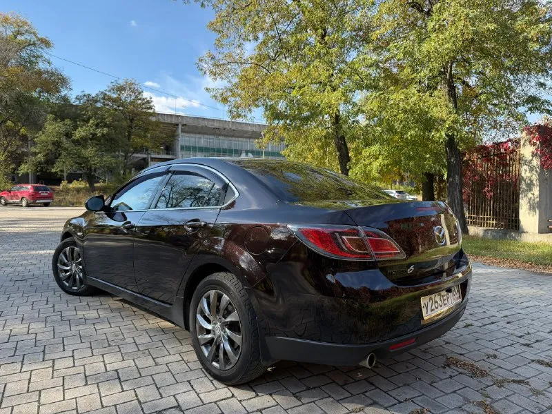 Продам mazda 6 gh 2008 год двигатель 2.0, газ/бензин автоматическая коробка передач 219 тысяч оригинального пробега комплектация luxury (редкая), bi-xenon линзы, адаптивное освещение, датчик света, дождя, кожаный салон, электро привод сидений с памятью, подогрев сидений, заводская аудио система bose, штатный саб и дополнительный в багажнике, парктроники перед/зад. авто в хорошем состоянии, ничего не стучит, не гремит, двигатель, на отлично, полностью обслужена, каких либо вложений авто не требует. я собственник, машина с первых дней можно сказать в одной семье, покупал ее у родственника. цена: 1 150 000р тел. : +7949 414 89 84 осмотр г. донецк. 📞 звоните: +7(949)4148984 - фотография - 4